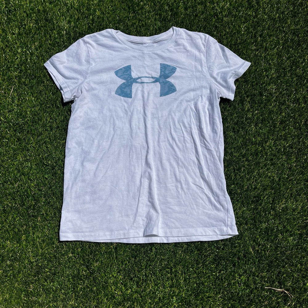 Woman’s under Armour shirt